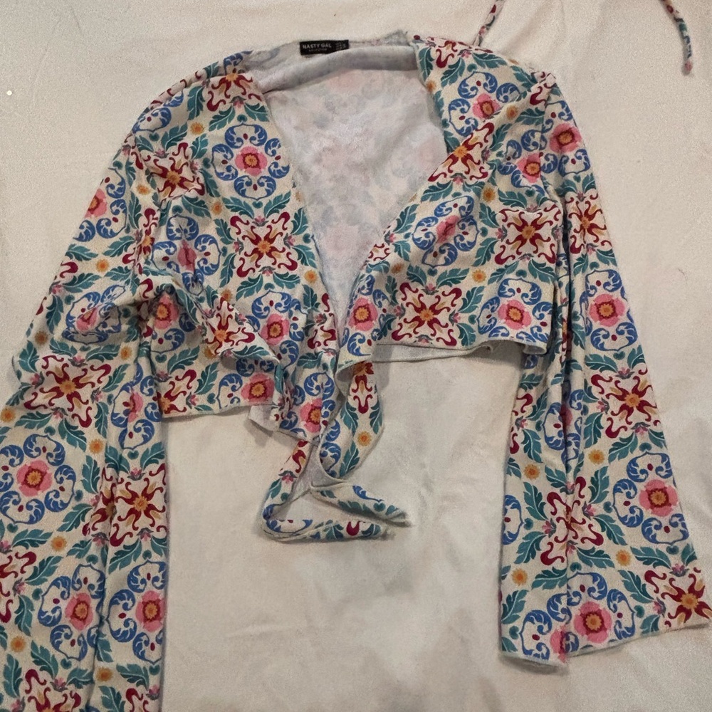 Nasty Gal Bikini Set with top cover up - Picture 4 of 5